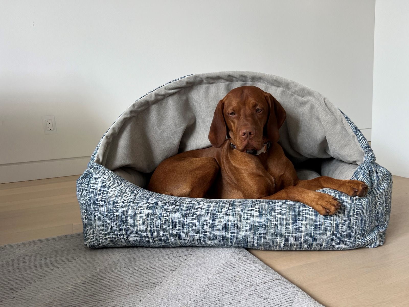 portofino-canopy-dog-bed